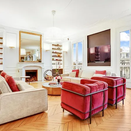 Luxury - Seine River And Eiffel Views