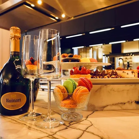 Luxury - Seine River And Eiffel Views * פריז