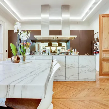 Luxury - Seine River And Eiffel Views